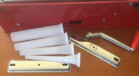 INSACCATRICE TRE SPADE MOD. 7 FIANCATE SMALTATE  SCHEDA TECNICA:CAPACITA' LT. 7