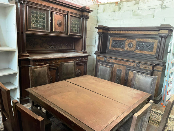 Sala stile rinascimento fine ottocento impellicciata noce con intarsi e intagli in rilievo di pregio