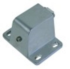 chiusura a scatto h 58mm l 87mm lar. 64mm interasse di fissaggio 68mm
